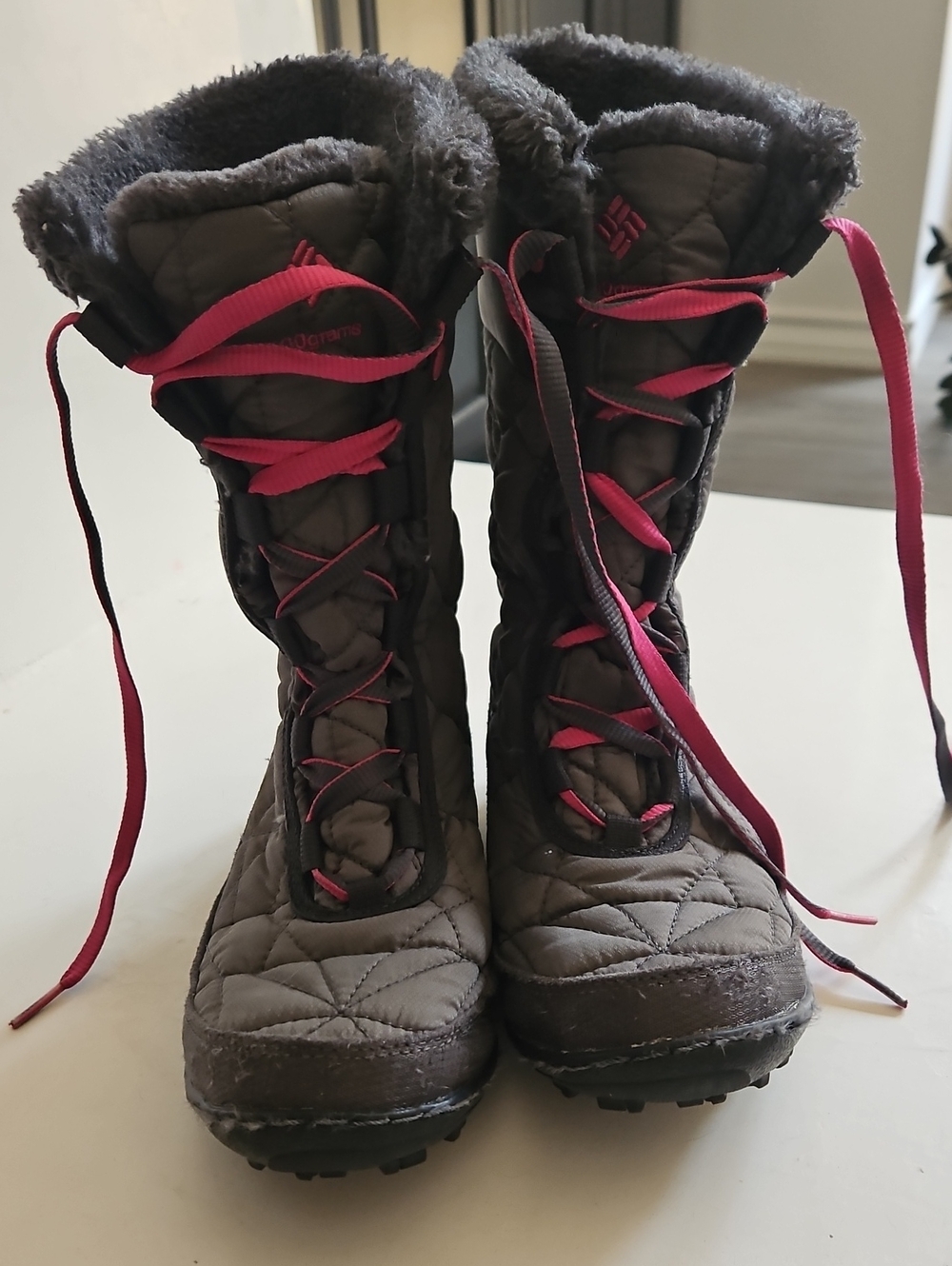 Columbia Gray Quilted Girls' Winter Boots with Pink Laces 200 Grams.